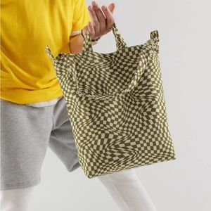 NWOT BAGGU Moss Trippy Checker Duck Bag